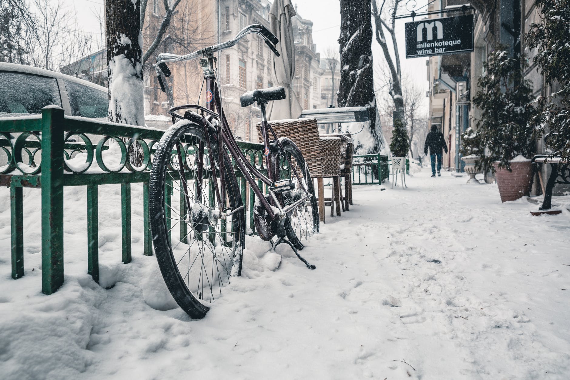 sneh, bicykel, zábradli